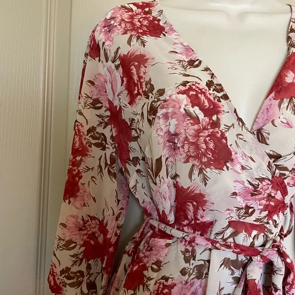 Floral Wrap 3/4 Sleeve Blouse - SZ M - Picture 3 of 5